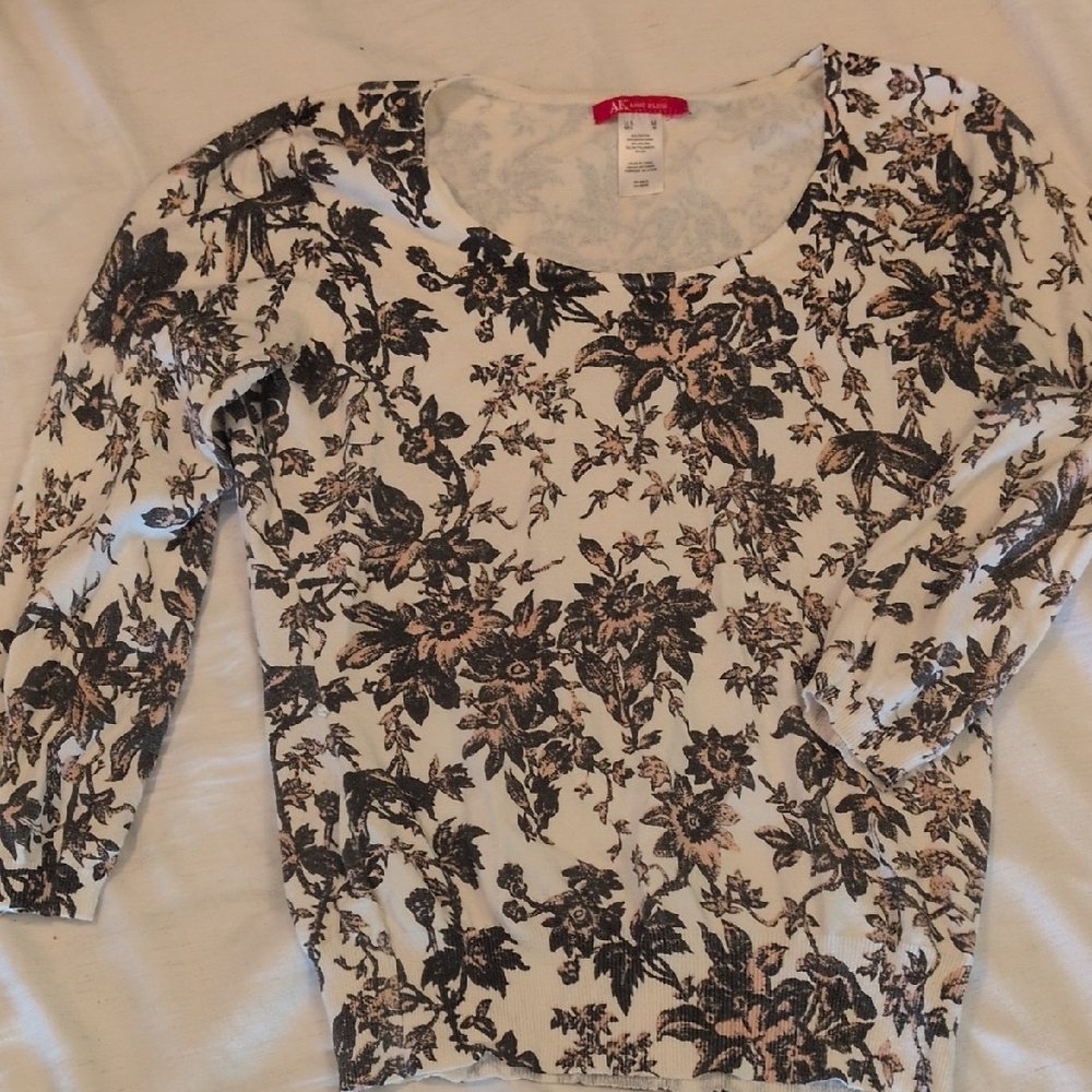 Floral Print Women's Top - Black and White